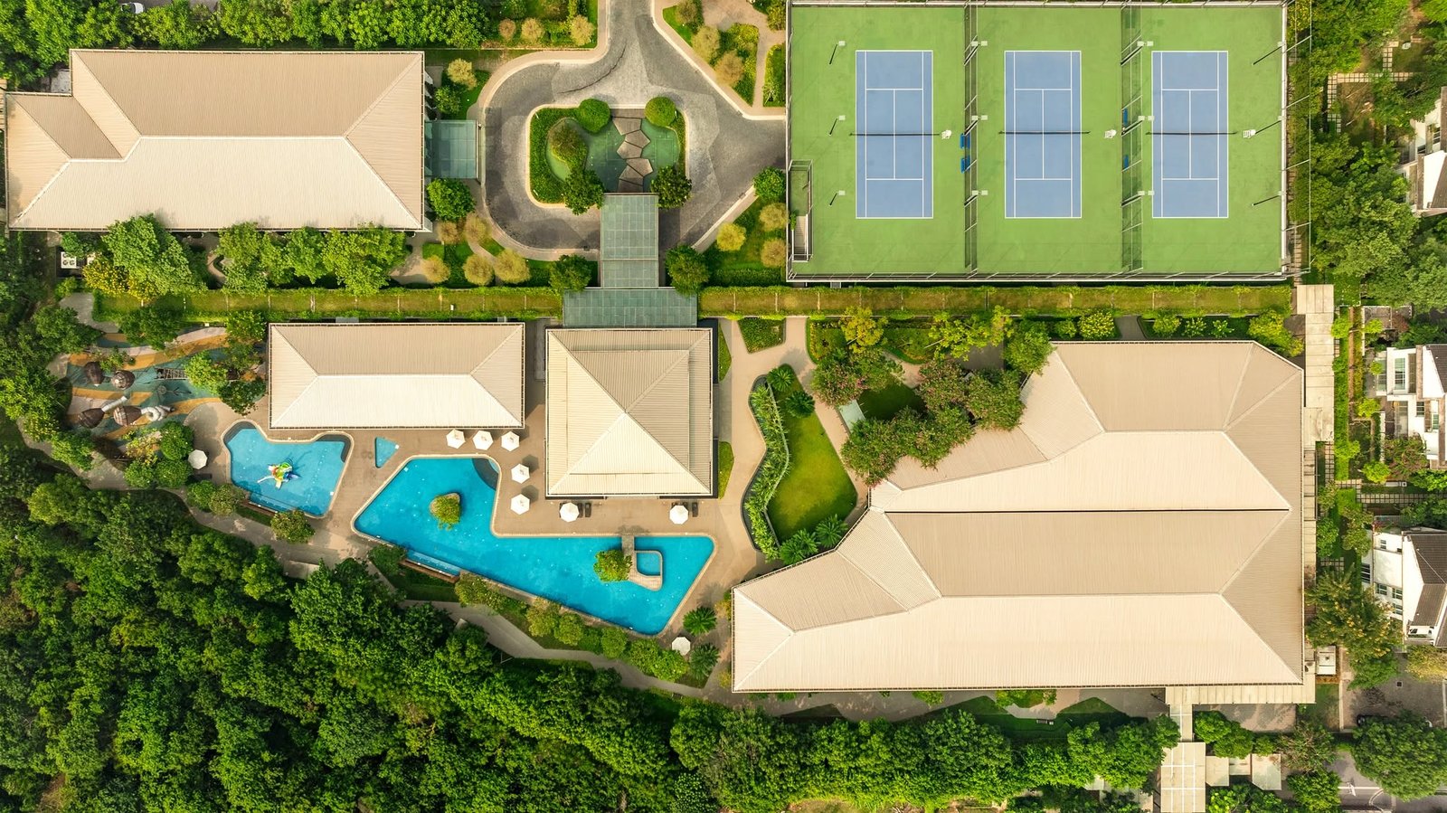 Khu thể thao, sân tennis và bể bơi tại ParkCity Hà Nội